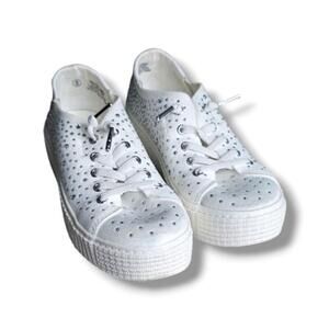 Steve Madden platform sneakers with gems rhinestone crystals. Size 6.